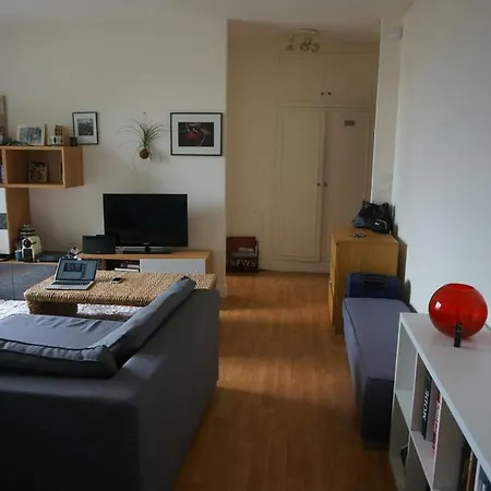 Elegant Studio At La Defence *